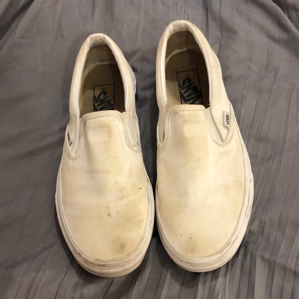 White Slip-On Vans W/ Box//Size- 8.5 W or 7 M
